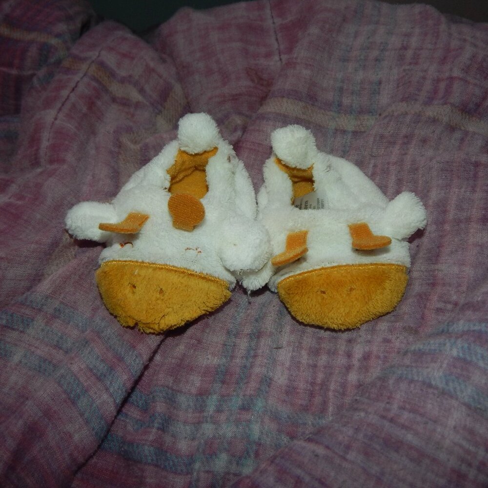 Child of Mine by Carter's White & Yellow Giraffe Infant Slippers | Newborn